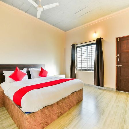 Oyo 15836 Pleasure River Front Resort Tuem Екстериор снимка