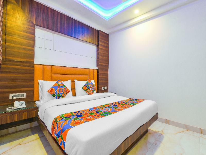 Oyo 15836 Pleasure River Front Resort Tuem Екстериор снимка