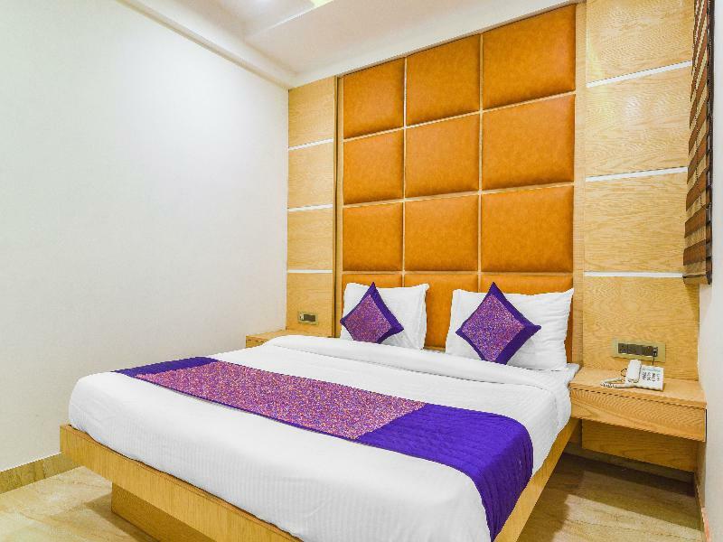 Oyo 15836 Pleasure River Front Resort Tuem Екстериор снимка